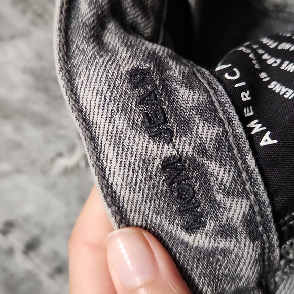 American Eagle Outfitters Gray Acid Wash Ripped High Rise Baggy Taper Mom Jeans - Picture 9 of 15